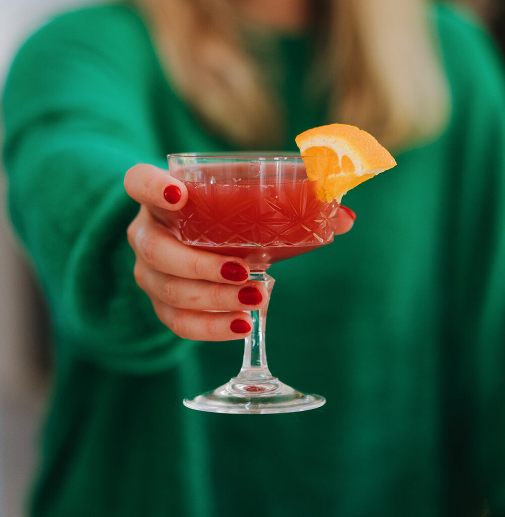 This Holiday Brunch Punch makes the perfect Christmas morning breakfast and brunch cocktail or mocktail. It's perfect for kids and adults and is a festive holiday punch recipe | On the blog at kirstenturk.com